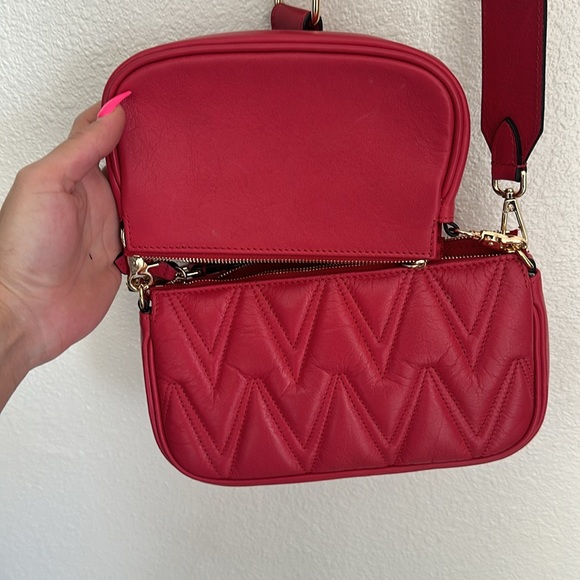 Valentino red purse like new worn twice authentic have receipt - Picture 4 of 14